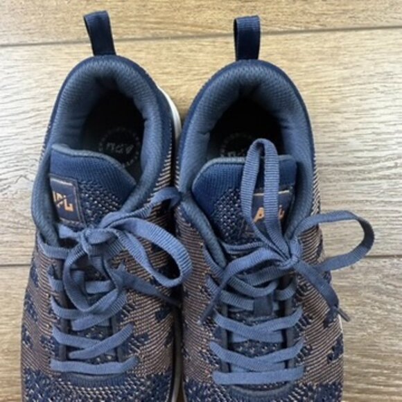 APL TechLoom Pro Women's Sneakers Navy/Gold, Lace-Up Running Shoe Sz 8, Outdoor - Picture 4 of 8